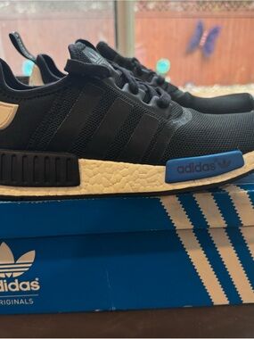 Adidas (2016) NMD R1 Core Black Mesh Tokyo Size 10M deadstock with OG box